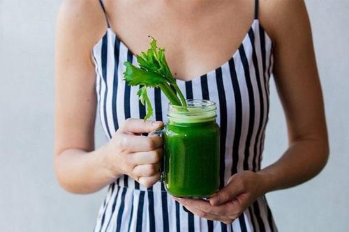 Mách bạn 5 bài thuốc từ cần tây hỗ trợ chữa tăng huyết áp hiệu quả