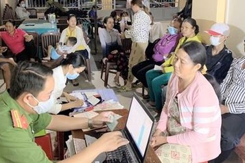 Xuyên đêm cấp căn cước công dân ở thị xã ven biển Vĩnh Châu