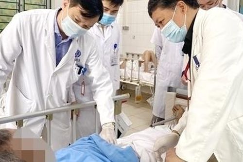 Nhiễm vi khuẩn tụ cầu vàng từ châm cứu, 1 người bị áp xe cổ nặng