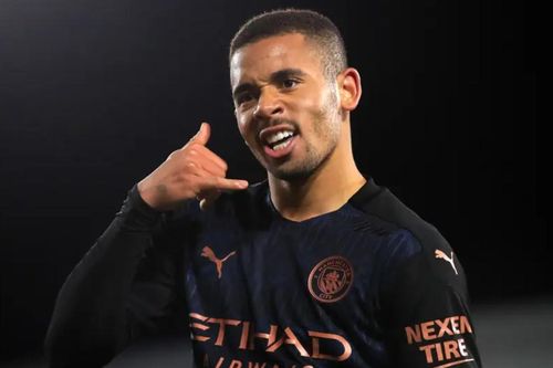 Man City tạo cách biệt 17 điểm với Man Utd