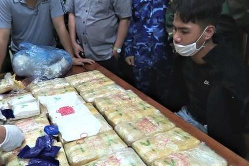 Gã trai chở lô hàng cấm trị giá hàng chục tỷ