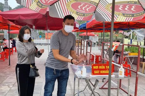 Một nữ công nhân dương tính sau khi hoàn thành cách ly về nhà