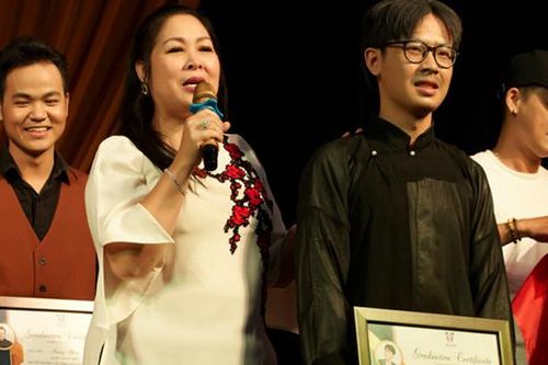 NSND Hồng Vân dựng vở 'Làm đĩ' cho thế hệ trẻ của sân khấu kịch Phú Nhuận