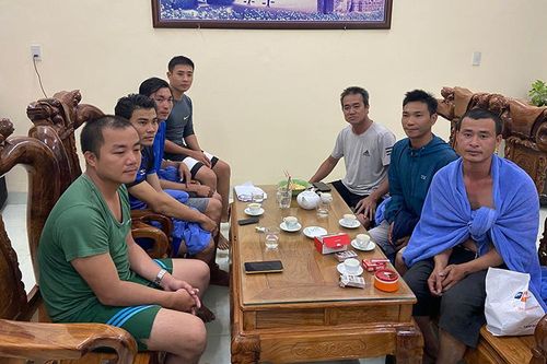 Tàu chở 1.500 tấn tro bay bị chìm ở vùng biển Mũi Né