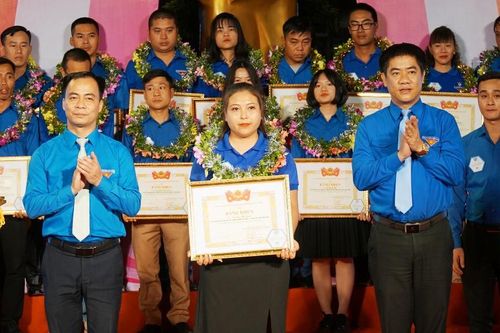 Tuyên dương chi đoàn mạnh cụm Bắc Trung bộ