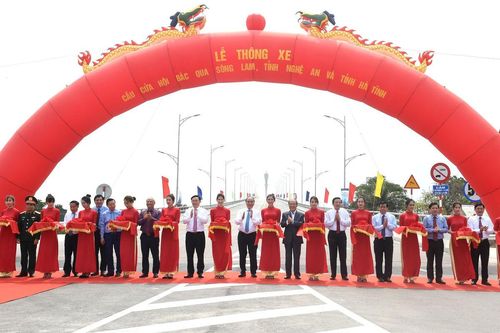 Thủ tướng dự lễ thông xe cầu Cửa Hội nối Nghệ An – Hà Tĩnh