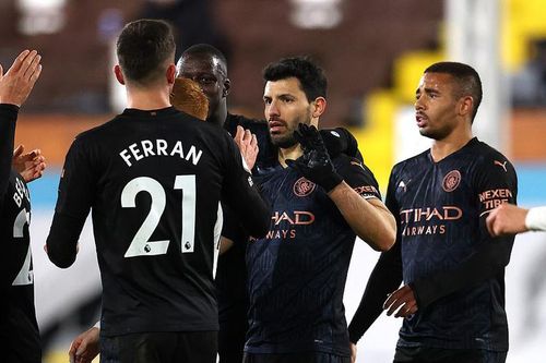Đè bẹp Fulham, Man City bỏ cách MU 17 điểm