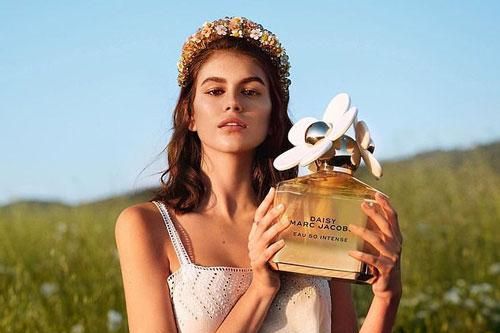 Con gái 10X của siêu mẫu huyền thoại Cindy Crawford xinh tựa nàng thơ