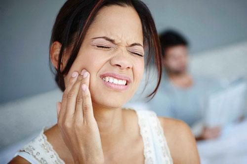 Cách giúp bạn giảm đau khi mọc răng khôn