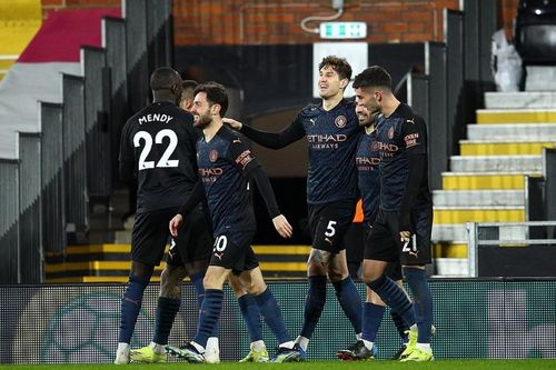 Man City hơn MU 17 điểm, thẳng tiến đến ngai vàng
