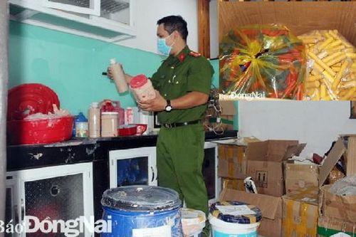 Phát hiện cơ sở kinh doanh sản xuất mỹ phẩm giả quy mô lớn