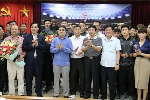 Câu lạc bộ bóng đá Phú Thọ tổ chức lễ xuất quân mùa giải 2021