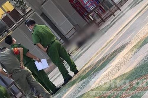 Một thiếu niên rơi lầu tử vong trong nhà thờ