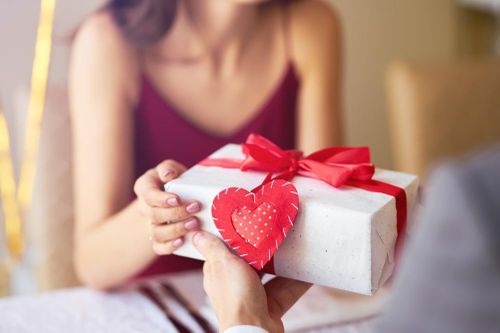 Ngày Valentine trắng 14/3 nên tặng quà gì?