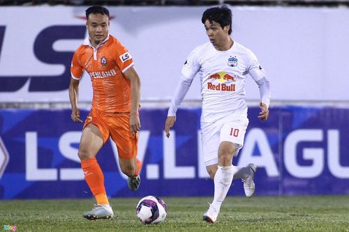 HLV Kiatisak: 'Cả Đông Nam Á muốn Công Phượng ghi bàn'