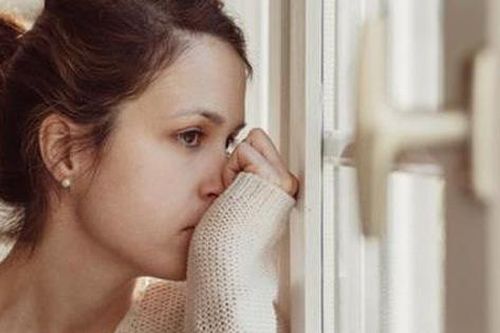 Mẹ chồng trách tôi sống không ra gì để anh ngoại tình
