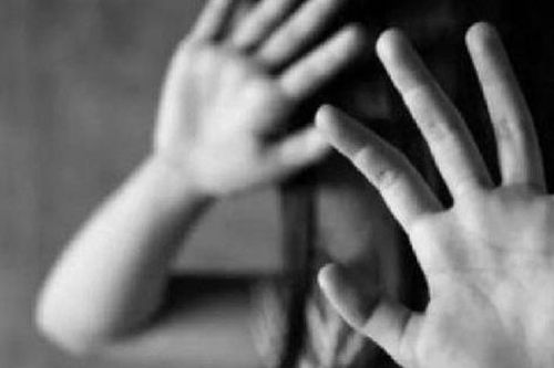 Vụ bé gái 15 tuổi mang thai: Công an đang mời người quản lý khóa tu đến làm việc