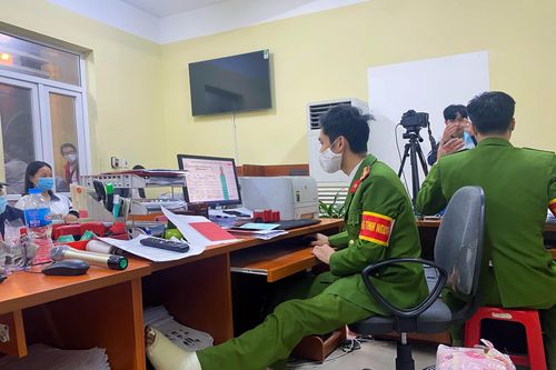 Những câu chuyện bình dị trong 'chiến dịch đặc biệt' cấp căn cước công dân gắn chip ở Hà Nội