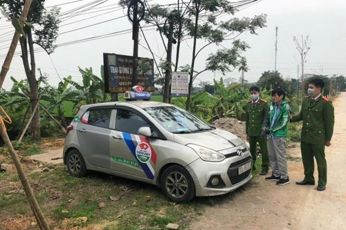 Khoảnh khắc bắt 'nóng' tên cướp tại phòng giao dịch ngân hàng BIDV