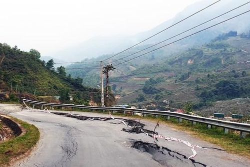 Lào Cai: Sụt lún nghiêm trọng trên tỉnh lộ 152 tại Sa Pa