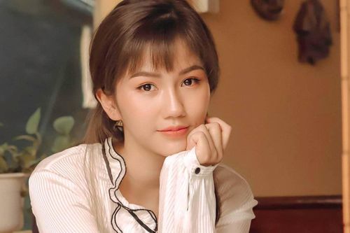 Nhan sắc bạn gái Hữu Tín