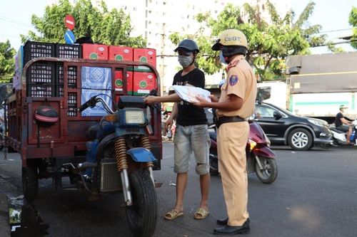 Lực lượng Công an TP Hồ Chí Minh tập trung kiểm tra xe cũ nát, xe tự chế