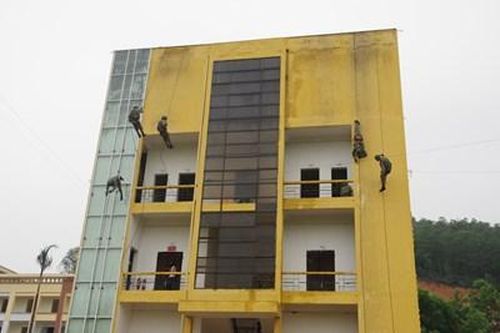 Tháo gỡ khó khăn cho đội ngũ tổ viên đặc công