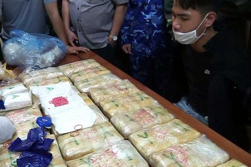 'Người vận chuyển' thúc thủ