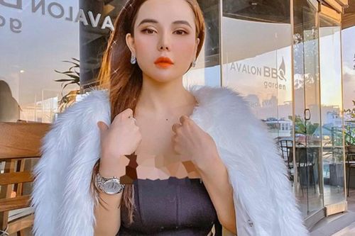 Diện áo cúp ngực, hotgirl gây 'nhức mắt' vì vòng 1 chỉ trực 'xổ' ra