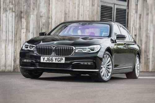 BMW 740Le M Sport 2021 'giá rẻ' tại Malaysia, có về Việt Nam?