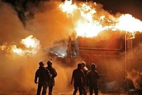 Rocket nã thẳng các cơ sở dầu mỏ ở miền Bắc Syria, cháy nổ lớn, Nga đã được thông báo