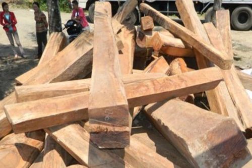 Người đàn ông tử vong trong bếp nhà hàng xóm