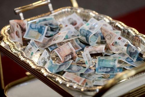 Tỷ giá ngoại tệ ngày 15/3: Vàng chập chừng, USD tiếp tục tăng