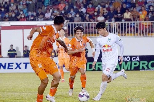HAGL: Đang đá đua vô địch, ngược kèo về... trụ hạng