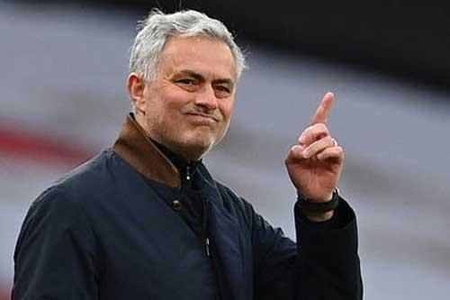 Mourinho: 'Đó là hành vi sỉ nhục phạt đền'