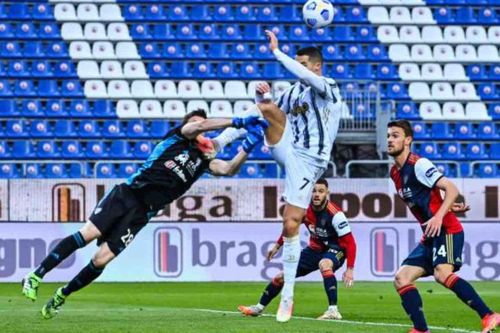 Trọng tài Serie A có ưu ái Ronaldo?