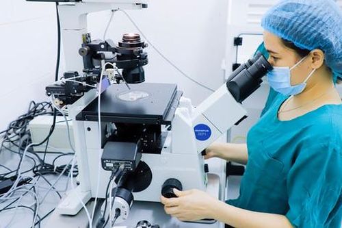 Hỗ trợ 100 cặp vợ chồng khám, kiểm tra vô sinh hiếm muộn