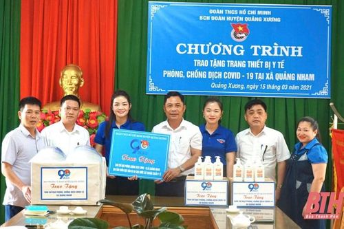Tặng trang, thiết bị phòng, chống dịch COVID-19 cho 4 xã ven biển của huyện Quảng Xương