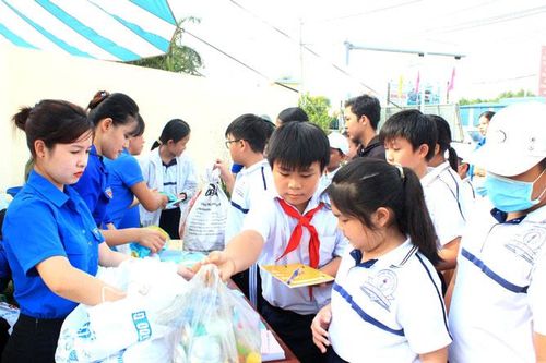 Đâu cần thanh niên có...