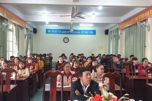 Đam Rông: Bồi dưỡng lý luận chính trị cho đối tượng kết nạp Đảng