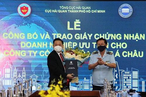Trao quyết định doanh nghiệp ưu tiên cho Công ty CP Hóa chất Á Châu