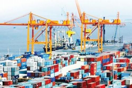 Lần đầu tiên sau 10 tháng Việt Nam thâm hụt thương mại