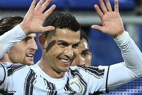 Lập hat-trick, Ronaldo chính thức vượt qua Vua bóng đá Pele