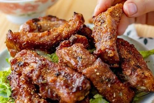 Sườn nướng bằng nồi chiên không dầu làm nhanh ăn ngon ai cũng phải khen nức nở