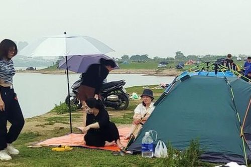 Bãi bồi sông Hồng - nơi người dân Hà Nội dựng lều, cắm trại - sẽ ra sao khi đồ án quy hoạch phân khu sông Hồng được phê duyệt?