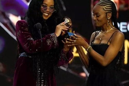 'Bài hát của năm' giải Grammy thuộc về ca khúc chống phân biệt chủng tộc