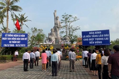 Quảng Ngãi: Dâng hương tưởng niệm 53 năm ngày đồng bào Sơn Mỹ bị thảm sát