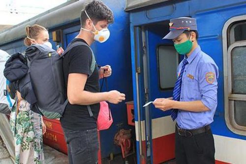 Ngành đường sắt tăng cường nhiều chuyến tàu khách Bắc - Nam, đáp ứng nhu cầu đi lại dịp 30/4-1/5