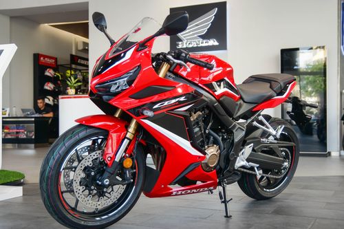 Honda CBR650R mới về đại lý, giá từ 254 triệu đồng