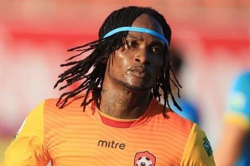 Fagan khâu 25 mũi khi va chạm với Lynch